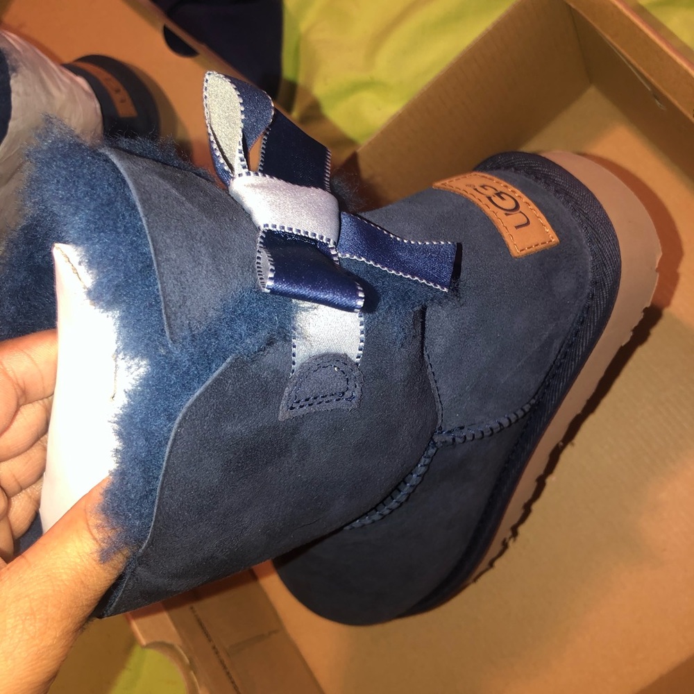 Uggs size 7 women brand new ‼️‼️‼️Navy blue